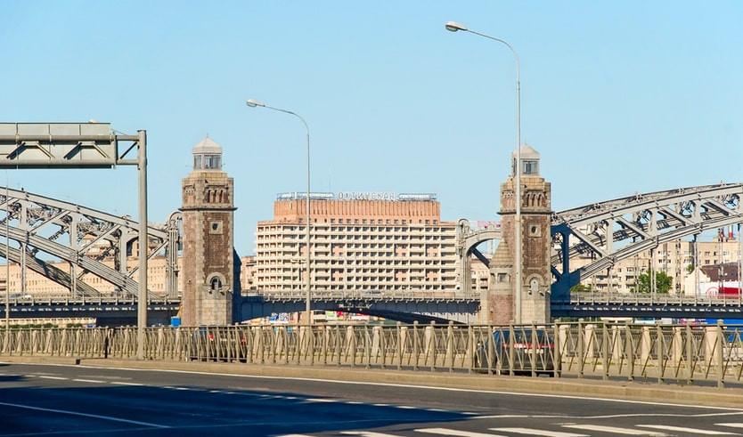 Большеохтинский мост и гостиница «Охтинская» – пешеходные экскурсии от 1600 рублей