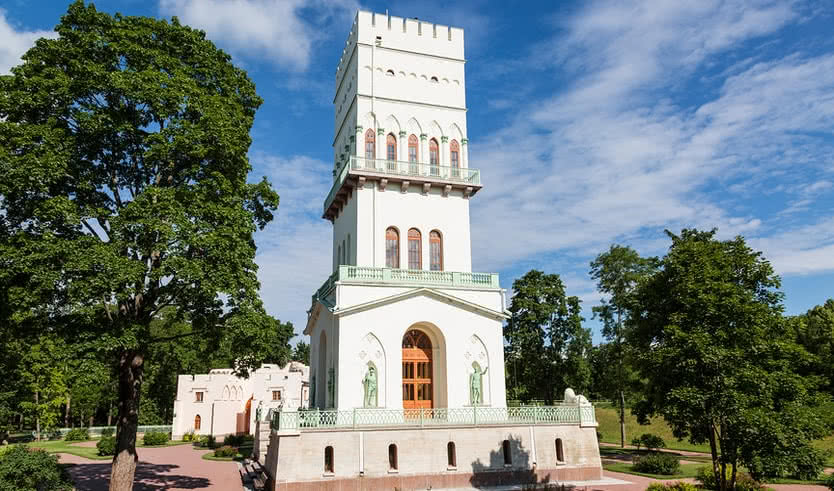 «Белая башня» в Александровском парке – автобусные загородные от 2300 рублей