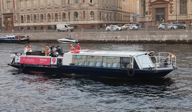 Аренда теплохода «Рапсодия» – аренда теплохода в СПб от 8000 рублей