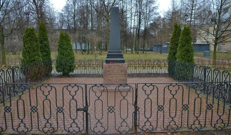 Памятник на месте казни декабристов – пешеходные экскурсии от 800 рублей