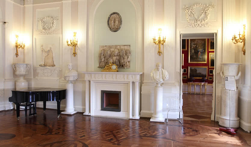 Интерьер Большого Гатчинского дворца — экскурсии для школьников от 940 рублей