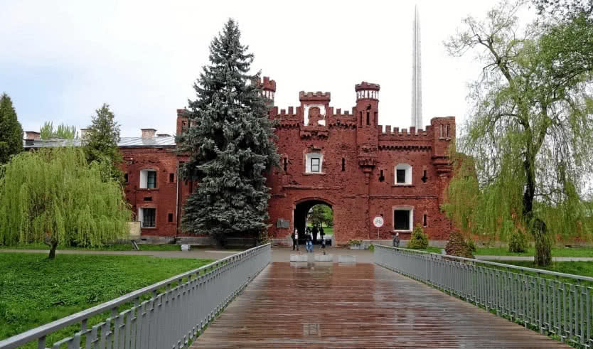 Брестская крепость – Туры и круизы из Петербурга от 12100 рублей