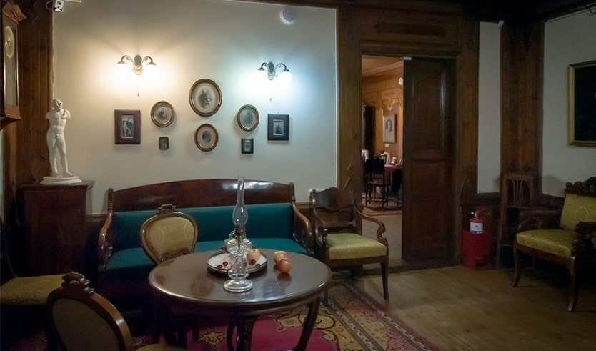 Фрагмент большой гостиной – интерьерные экскурсии от 1200 рублей