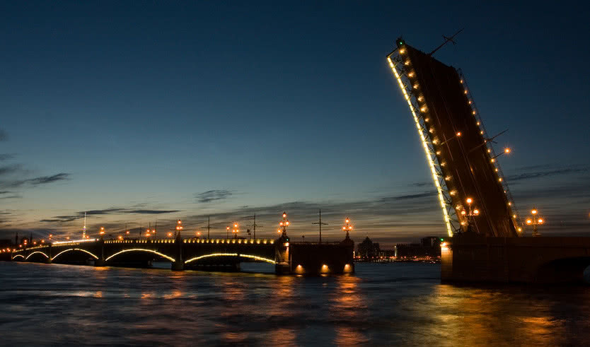 Санкт-Петербург, Троицкий мост – водные экскурсии по рекам и каналам