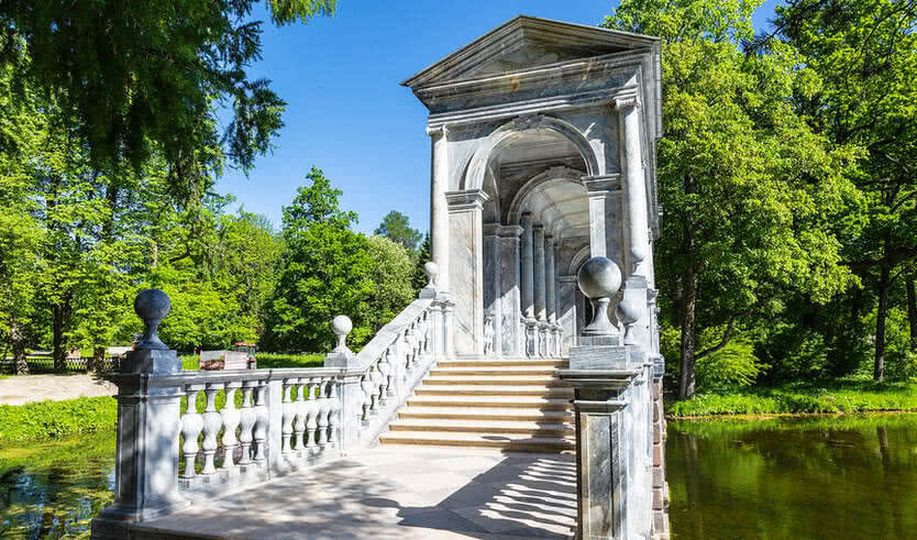 Мраморный мост в Екатерининском парке — Выпускные вечера для 11 класса от 6150 рублей