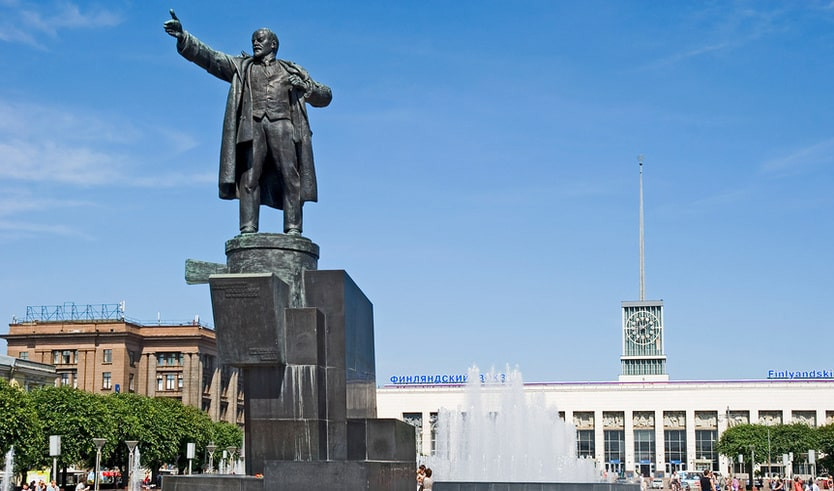 Памятник В.И. Ленину у Финляндского вокзала – автобусные экскурсии от 1090 рублей