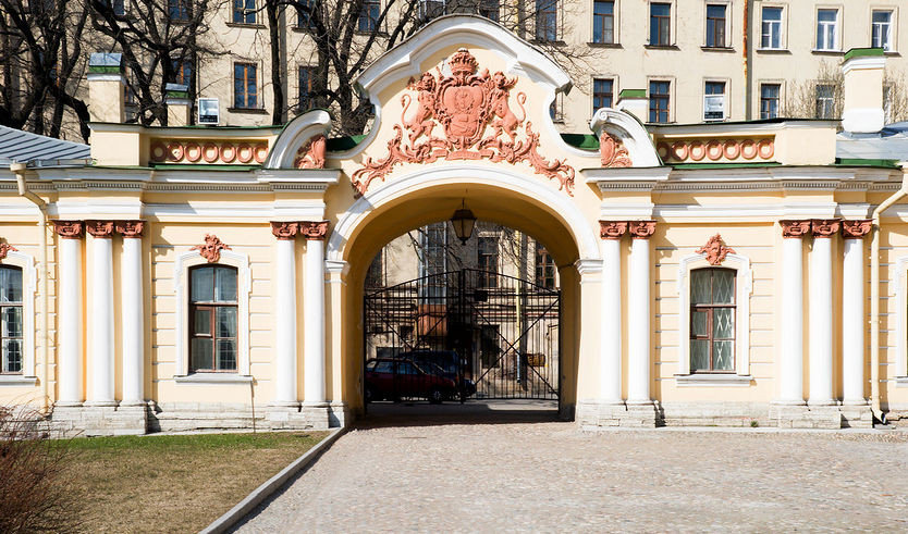 Обратная сторона Петербурга: город грехов — автобусная экскурсия от 990 руб.