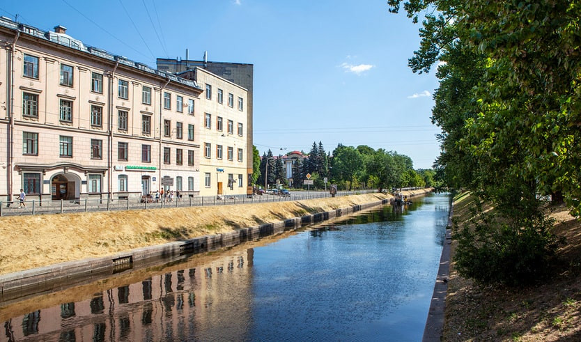 Река Карповка – пешеходные экскурсии от 800 рублей