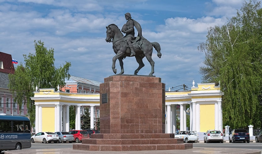 Памятник князю Олегу Ивановичу Рязанскому – туры по Центральной России от 13500 рублей