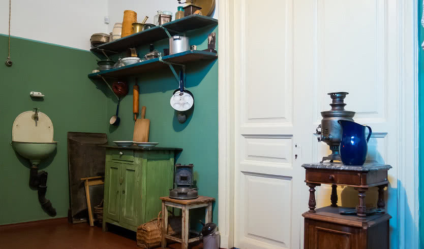 Петербург Анны Ахматовой (с посещением музея-квартиры поэтессы) (для школьных групп) – экскурсии и программы для детей от 1080 рублей