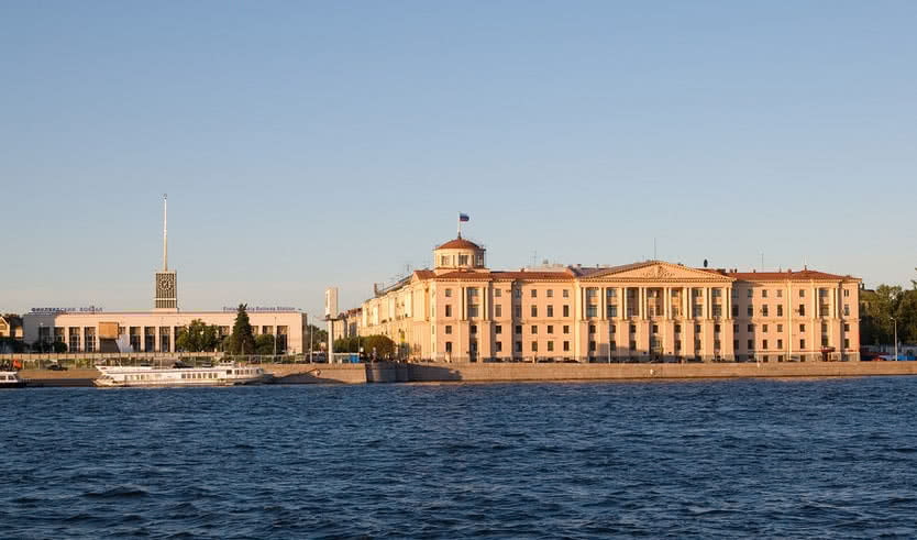 Вокруг Финляндского вокзала – пешеходные экскурсии для заказных групп от 290 рублей