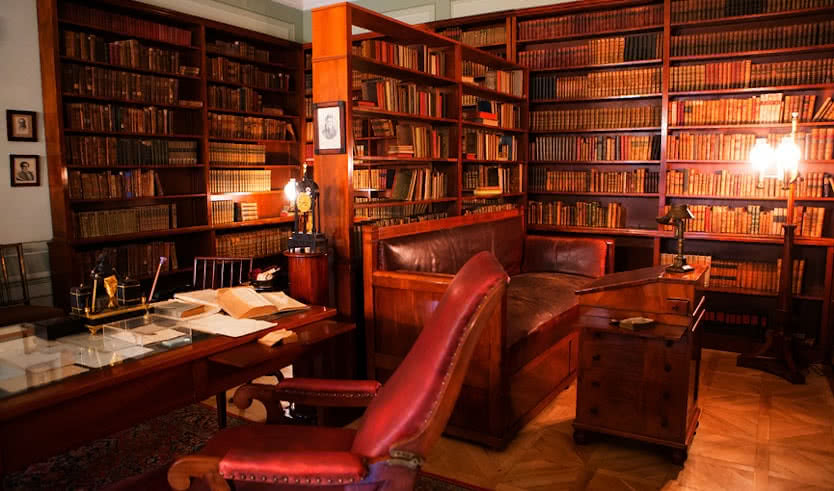 Многогранный Петербург — тур для школьников — Туры в Санкт-Петербург для школьников от 10700 руб.