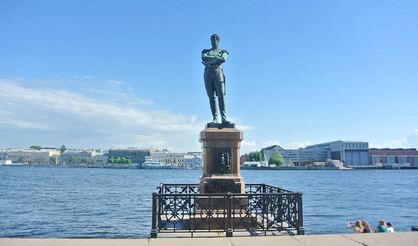 Памятник Ивану Федоровичу Крузенштерну – автобусные экскурсии от 2000 рублей