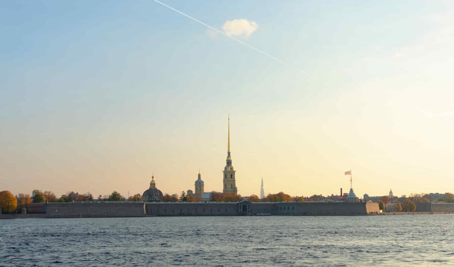 Обложка статьи 5 лучших маршрутов для прогулок по Петербургу 