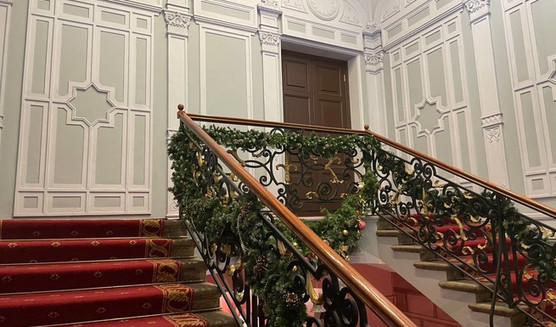 Парадная лестница – дворцы и особняки