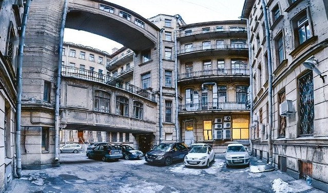 Легендарные дворы Петербурга (От Чернышевской к Мозаичному двору)