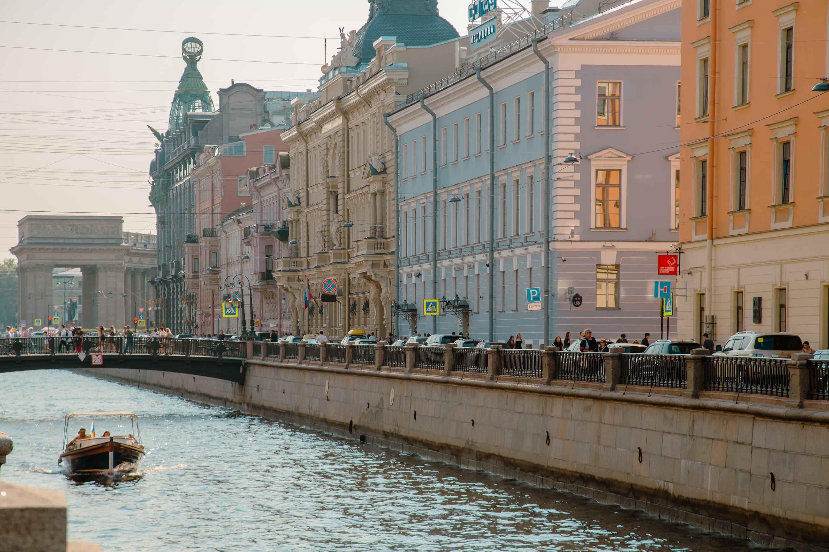 Экскурсии по рекам и каналам Санкт-Петербурга (СПб)