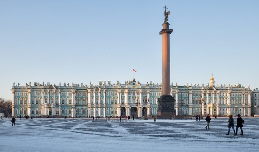 Дворцовая площадь – сборные туры в Санкт-Петербург от 9000 рублей