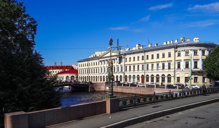 По каналу Грибоедова, часть 1 (от дома Адамини до Невского проспекта) для заказных групп – пешеходные экскурсии для заказных групп от 320 рублей