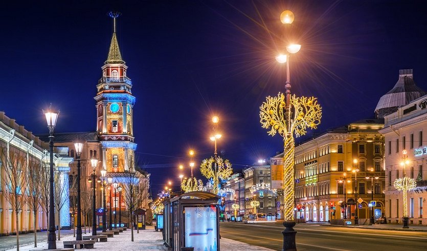 Новогодние огни с бокалом шампанского и подарками — автобусная экскурсия от 1300 руб.