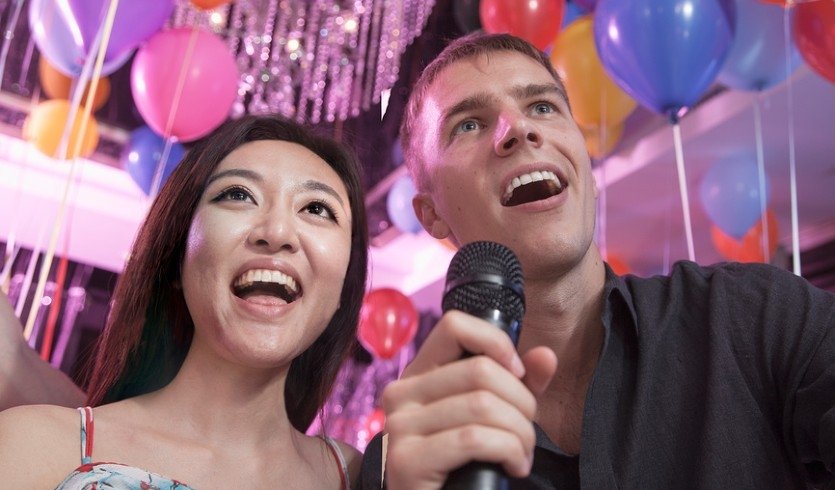 Новогодняя программа «Караоке битва» – новогодние корпоративы от 6300 рублей