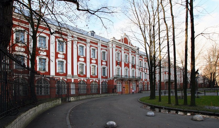 Лобные места Петербурга. Город на крови – фото №1 – Фотобанк Лори/ Наталья Белотелова  Лобные места Петербурга. Город на крови – Пешеходные экскурсии