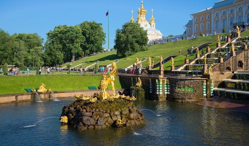 Скульптура Самсон – индивидуальные (VIP) экскурсии и туры в Санкт-Петербурге от 20800 рублей