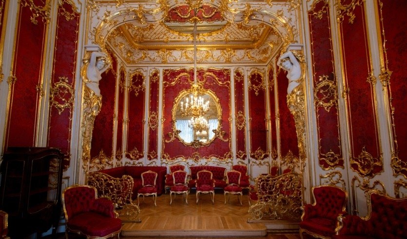 Серебряное ожерелье России (Санкт-Петербург + Псков) – туры в Санкт-Петербург