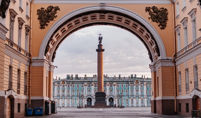 Залы и интерьеры Зимнего Дворца в Санкт-Петербурге