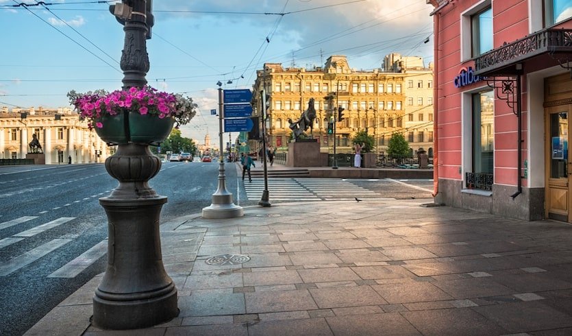 По Невскому проспекту (с посещением легендарной Пышечной) — индивидуальные экскурсии от 1100 руб.