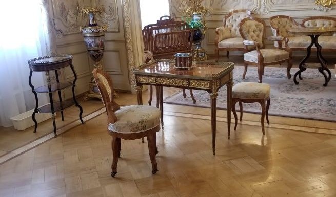 О светских красавицах речь – интерьерные экскурсии для заказных групп от 720 рублей