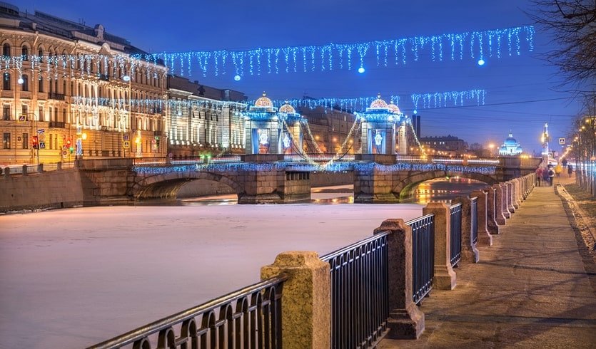 Ломоносовский мост через реку Фонтанку – новогодние программы для школьных групп от 560 рублей