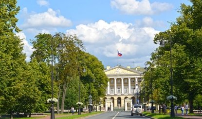 Смольный – очаг воспитания и милосердия – фото №1 – Фотобанк Лори/ Ирина Борсученко Смольный – очаг воспитания и милосердия