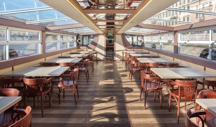 Нижняя палуба – аренда теплохода в СПб от 13000 рублей