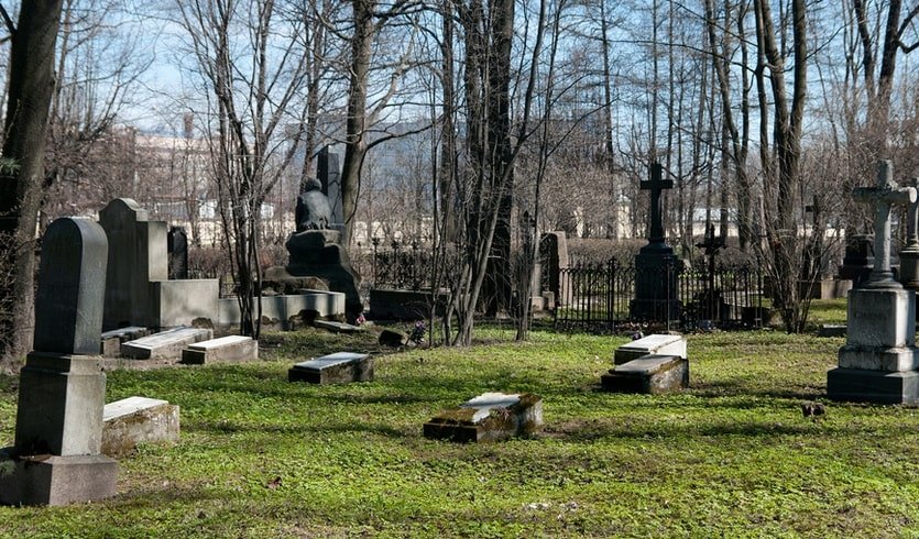 Некрополь Литераторские мостки – Пешеходные экскурсии от 600 рублей