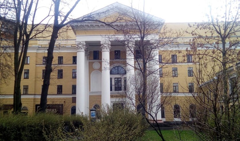 Город-кино: Петербург в кадре (c посещением киностудии «Ленфильм») – автобусные экскурсии для организованных групп от 1700 рублей