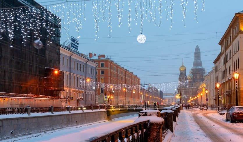 Канал Грибоедова – новогодние программы для школьных групп от 560 рублей