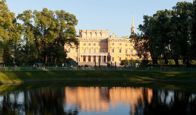 Михайловский (Инженерный) замок — Дворцы и особняки