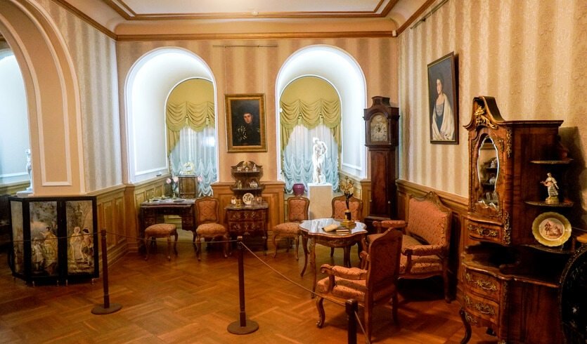 Румянцевский особняк на Английской набережной для групп — Интерьерные