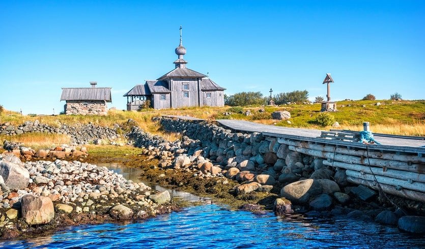 Деревянно-каменный причал – туры на Соловки от 31200 рублей Деревянно-каменный причал – туры на Соловки от 31200 рублей