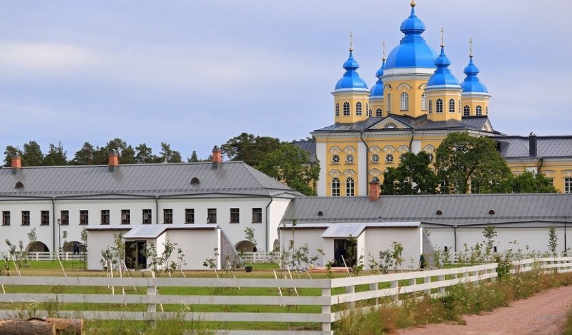 Святые обители — речные круизы от 17800 рублей 