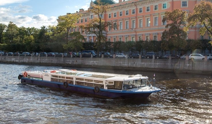 Аренда теплохода «Флоренция» – аренда теплохода в СПб от 13000 рублей