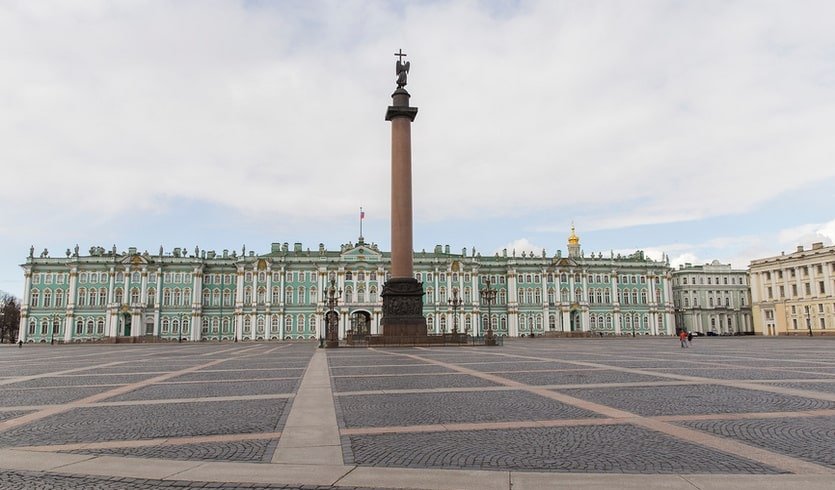 Дворцовая площадь – сборные туры в Санкт-Петербург от 5950 рублей