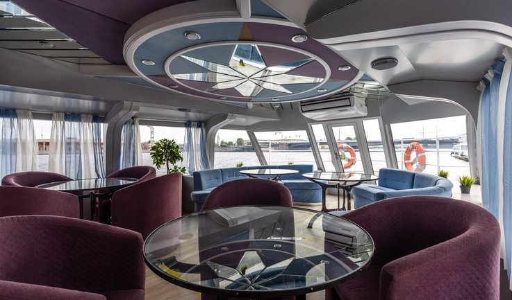 VIP-зона – аренда теплохода в СПб от 17000 рублей