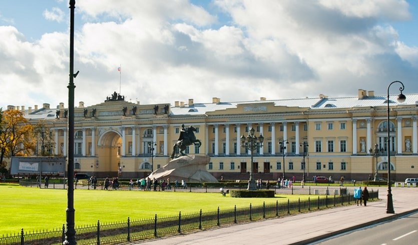 Ансамбли Петербургских площадей: Сенатская (для заказных групп) – пешеходные экскурсии для заказных групп от 290 рублей
