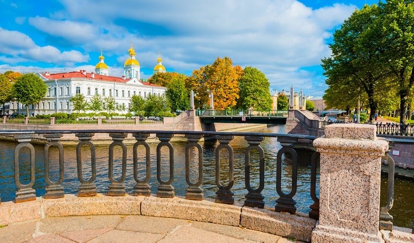 «Гнездо Бенуа» – от Никольского собора до Поцелуева моста – фото №2 – Фотобанк Лори/ E. O. «Гнездо Бенуа» – от Никольского собора до Поцелуева моста – Пешеходные экскурсии от 700 рублей