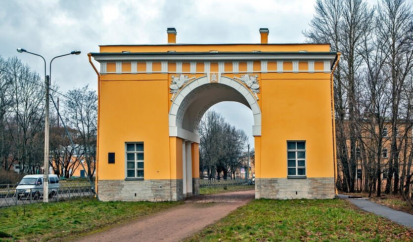 Ораниенбаум: заштатный уездный город и военный полигон (для заказных групп) – автобусные экскурсии для организованных групп от 945 рублей