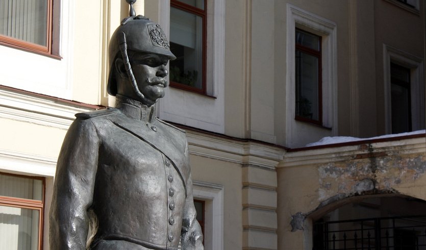 Памятник городовому – экскурсии и программы для детей от 2100 рублей
