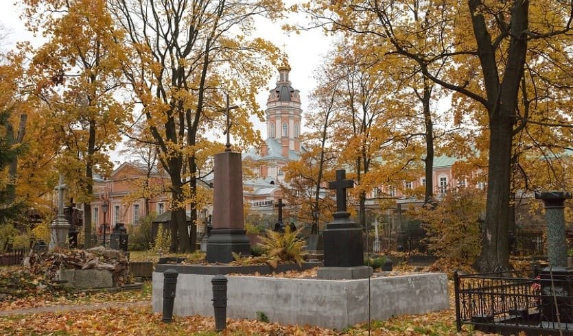 Никольское кладбище – пешеходные экскурсии от 700 рублей Никольское кладбище – пешеходные экскурсии от 700 рублей