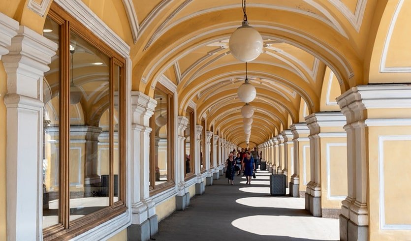 За витриной универмага. Санкт-Петербург – модная столица – Пешеходные экскурсии